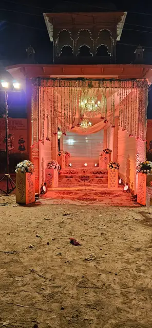 Floral pillar wedding walkway Udaipur